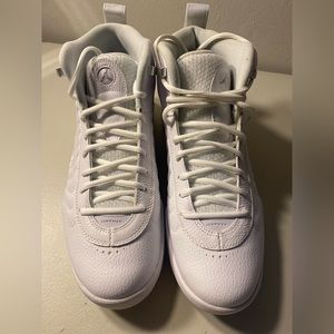 White Jordan’s size 11 all white Brand new with box